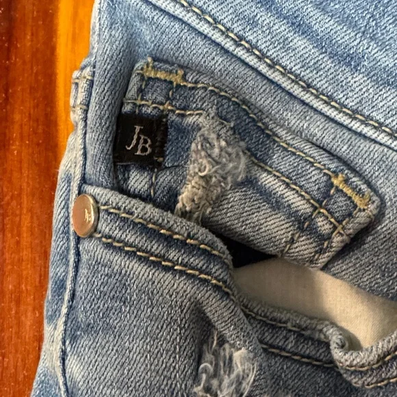 Judy Blue Light Blue Distressed Ankle Jeans PP69 - Picture 4 of 7